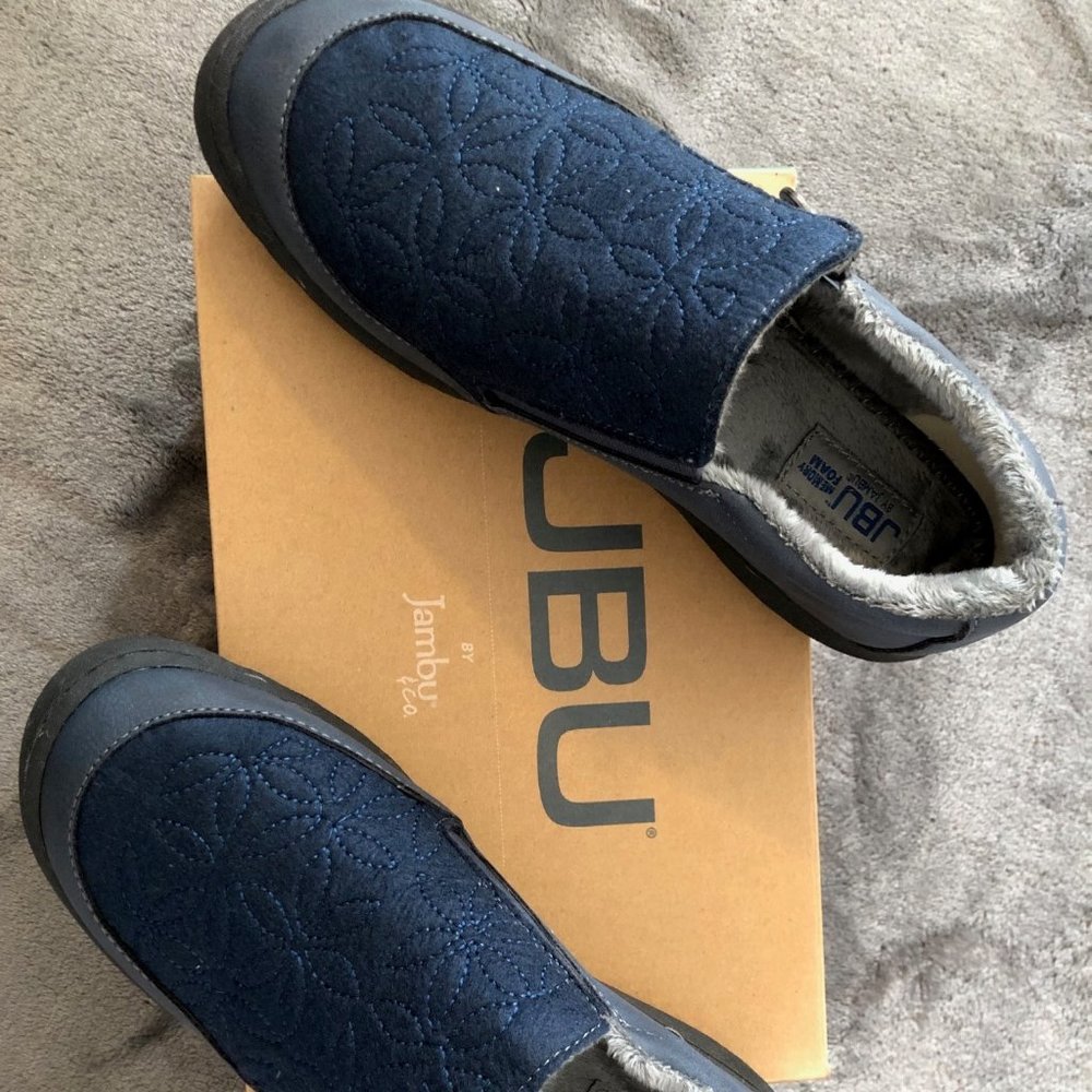 NWT JBU navy slip-on shoes, size 8